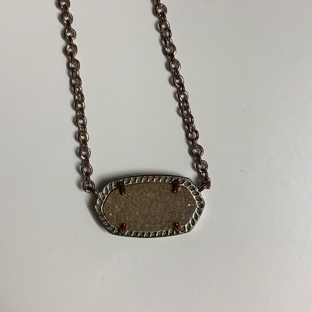 Kendra Scott necklace